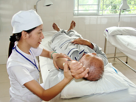 Gian nan tìm người chăm sóc tại bệnh viện Gian nan tìm người chăm sóc tại bệnh viện